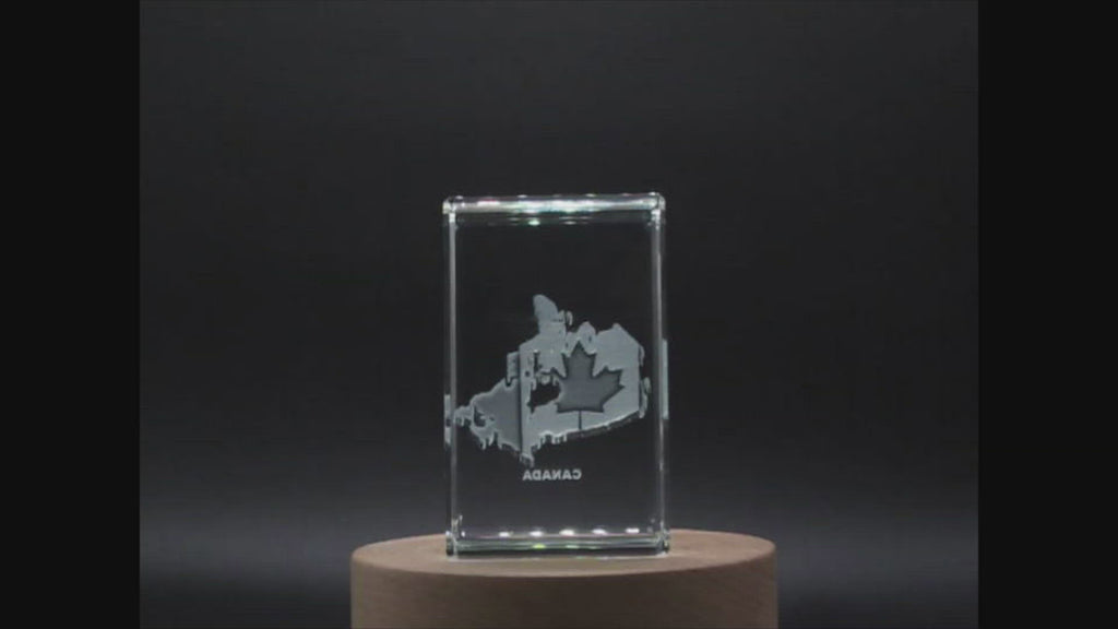 Canada 3D Engraved Crystal 
