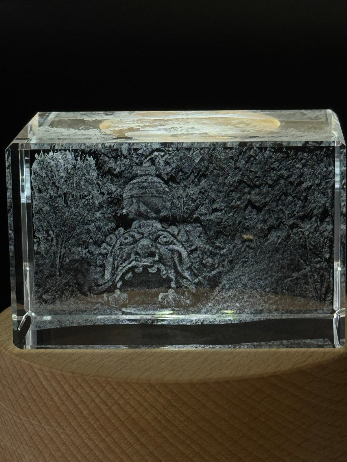 Create Lasting Memories: 3D Crystal Photo Trophies as Anniversary Gifts