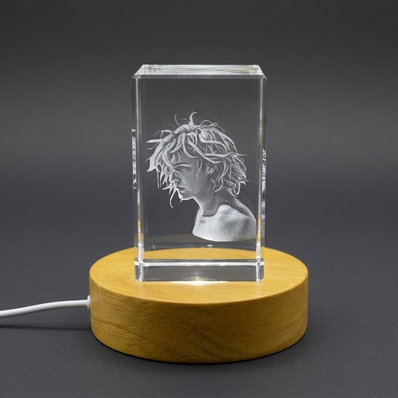 Perfect Gift? Solving the Anniversary Trophy Dilemma with 3D Crystal Photos