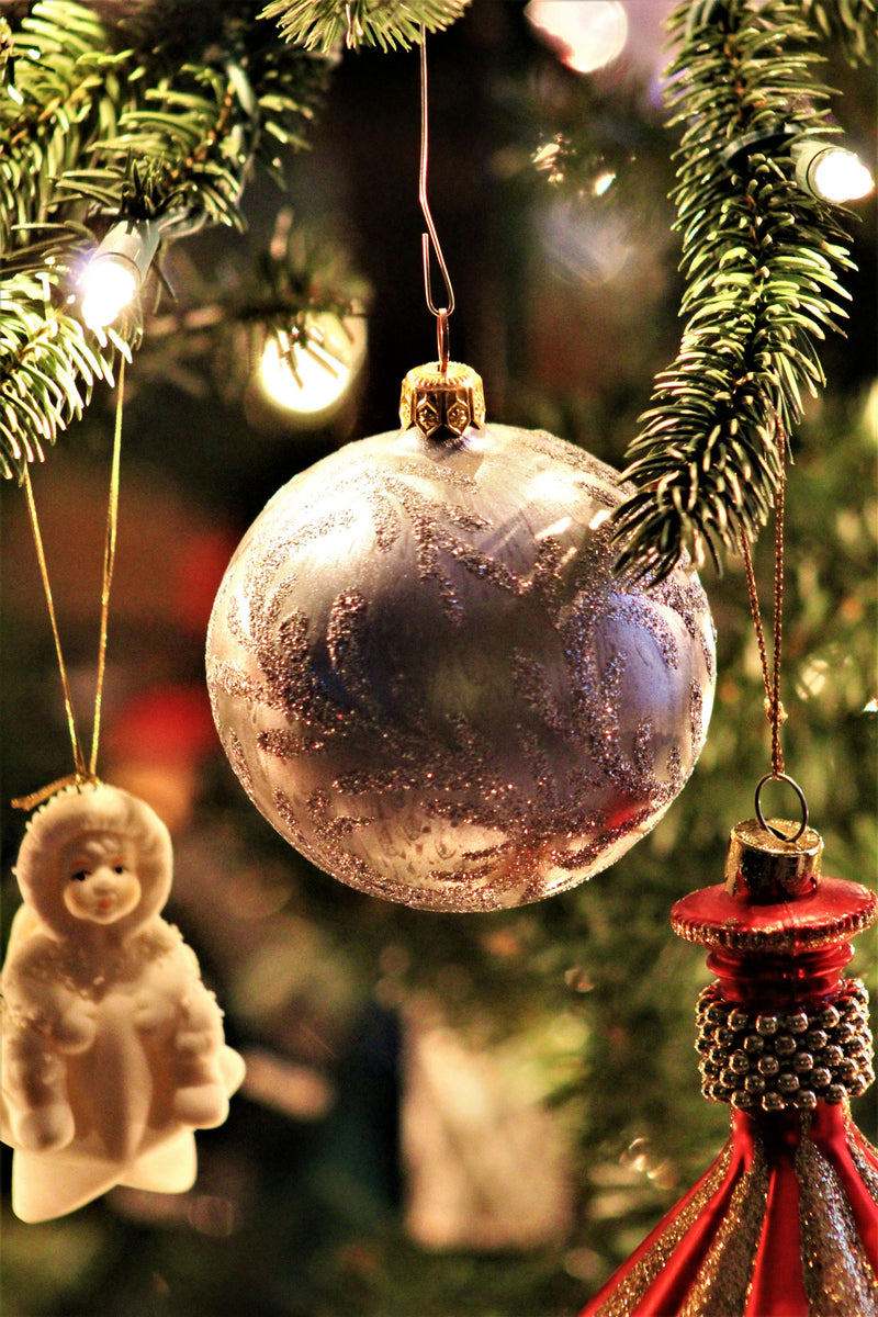 Transforming Your Holiday Space: Unique Christmas Decorations for 2024