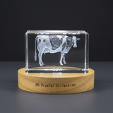 Élégant cristal gravé 3D d'une vache gracieux - parfait pour la décoration de la ferme et les amateurs de bétail